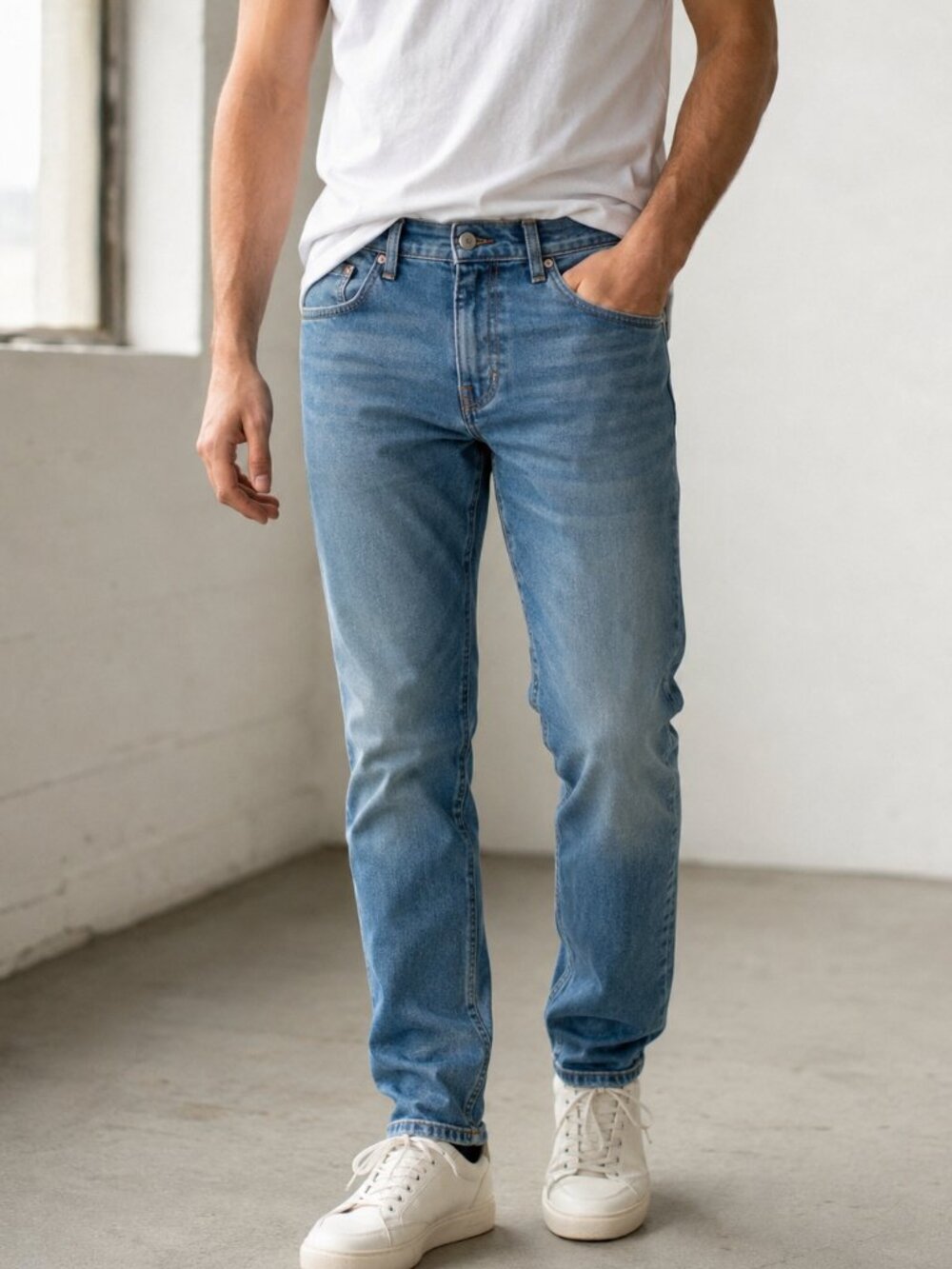 Levi's 502 Classic Taper Men's Jeans 33x29 Blue Medium Wash Denim Casual Modern